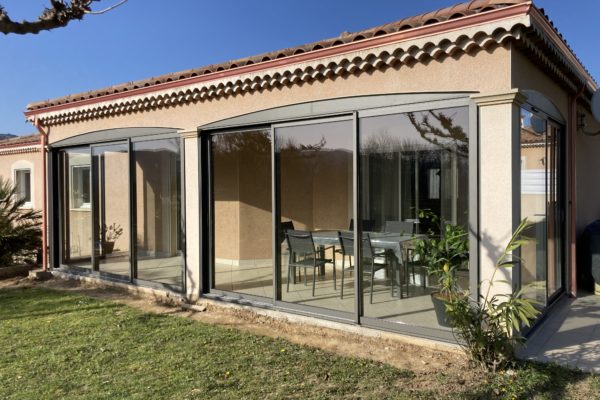 Fermeture de terrasse à Saint Peray, une pièce où il va faire bon vivre